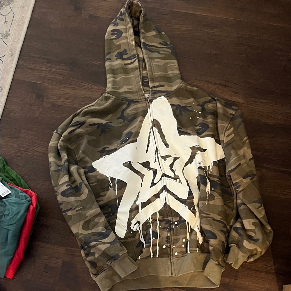 Urban Outfitters Camouflage Hoodie with Star Design